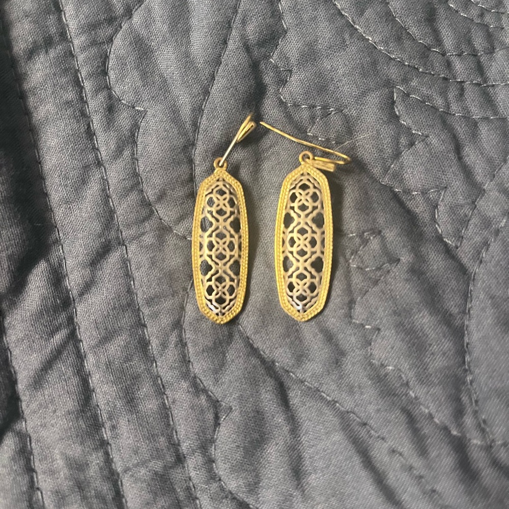 Kendra Scott mixed gold signature style earrings - Picture 2 of 3